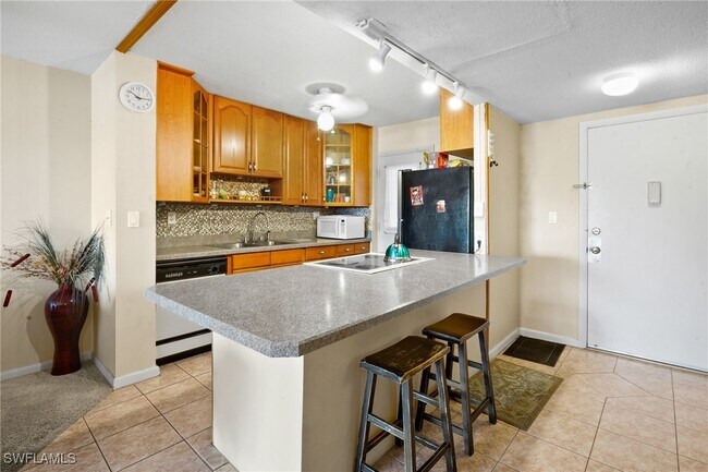 Foto del edificio - 1766 Cape Coral Pkwy E