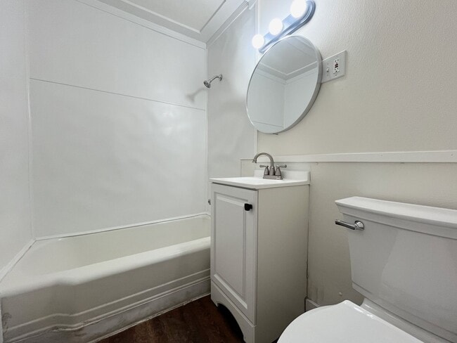 Building Photo - 46 Hawley St