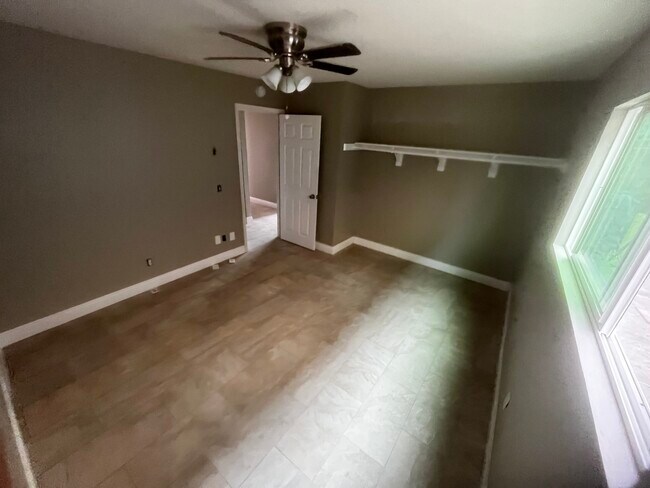 Building Photo - 937 Grand Ave