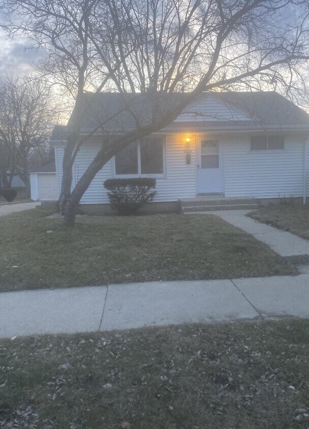 Primary Photo - 2 Bedroom Single Family