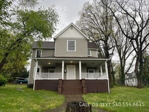 Building Photo - 904 Campbell Ave SW