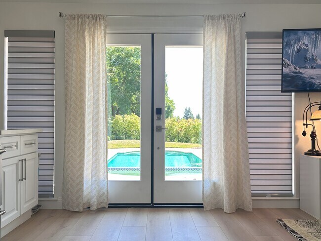 Foto del edificio - 14649 Guadalupe Drive