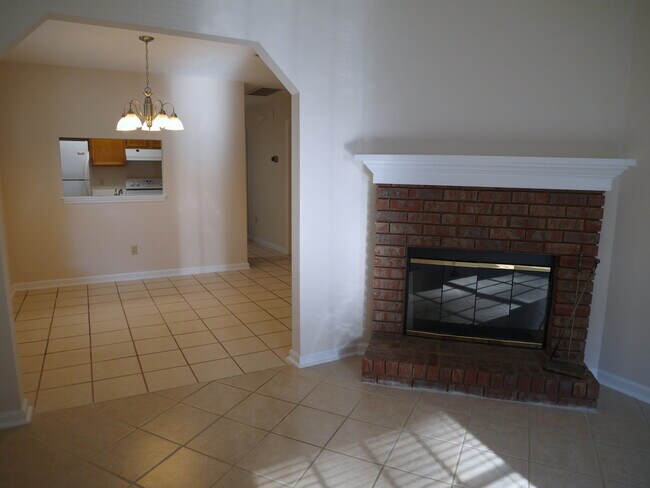 Foto del edificio - 425 Richview Park Cir W
