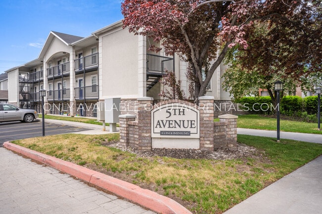 Building Photo - 909 N 500 W
