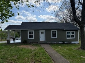 Building Photo - 411 Hietts Ln