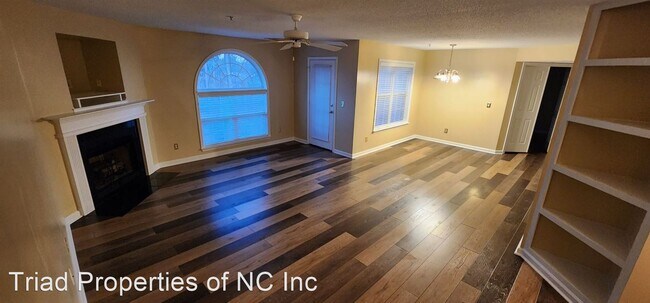 Foto del edificio - 2 br, 2 bath House - 160 #2C James Rd.