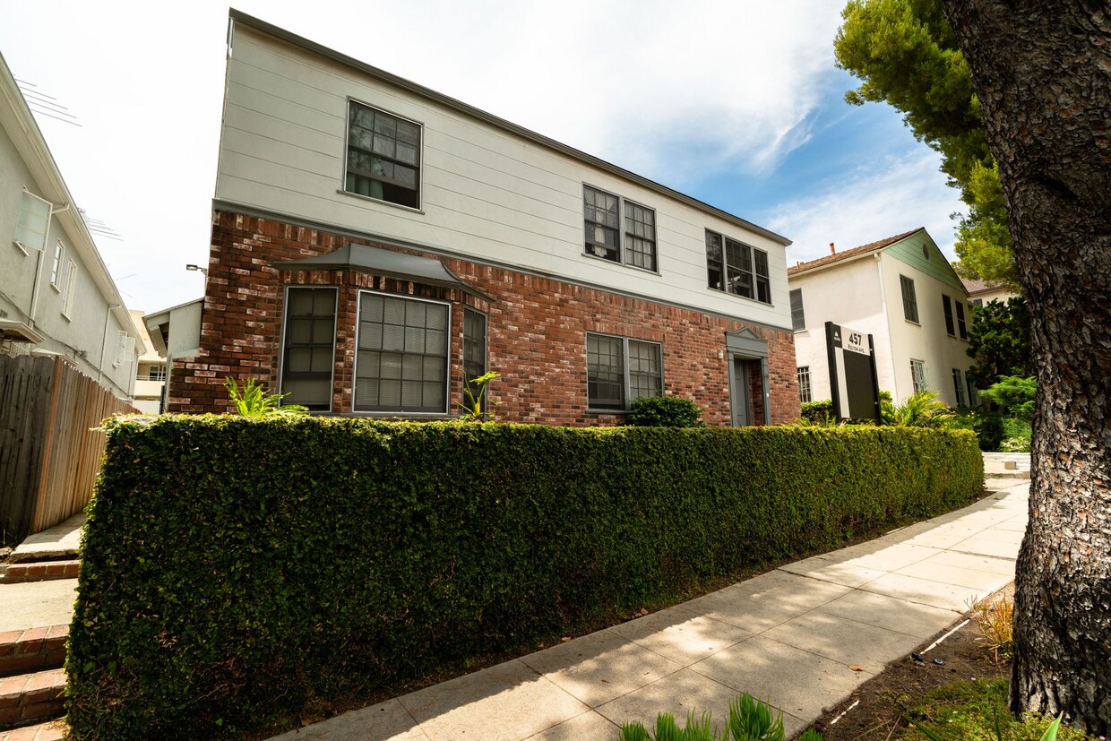 Building Photo - 457-459 Kelton Ave