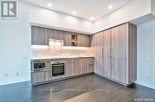 Building Photo - 19 Bathurst St