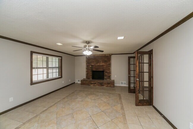 Foto del edificio - 312 Clarington Dr