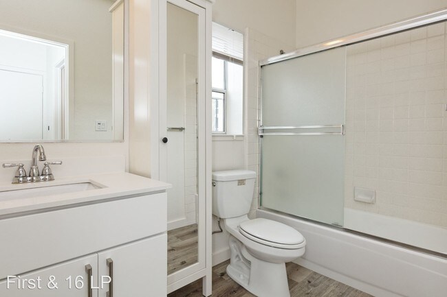 Foto del edificio - 105 E 16th St