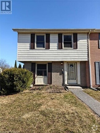 Building Photo - 33 Queenston Dr