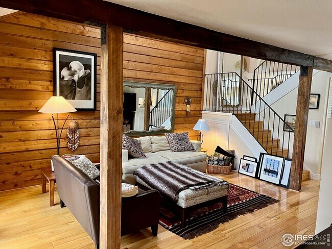 Building Photo - Chic Renovated Three Level Condo in Walnut Grove, Whittier neighborhood