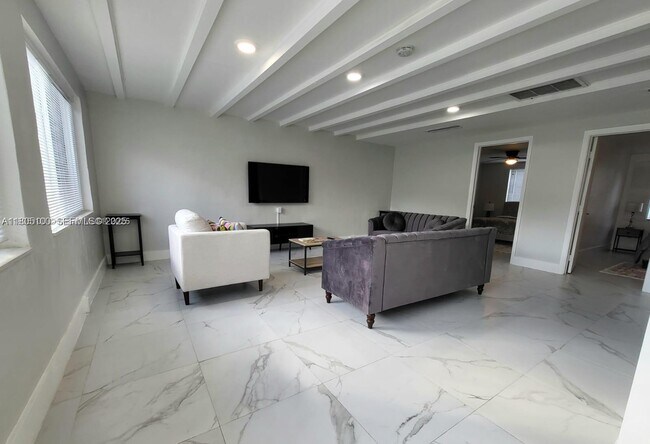 Foto del edificio - 900 SW 31st St