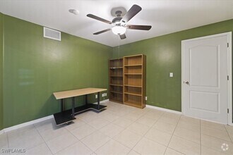 Building Photo - 1505 SW 22nd Pl