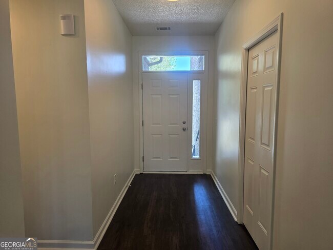 Foto del edificio - 434 Roberts Way