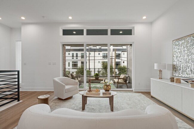 Foto del edificio - 1117 Ennis St