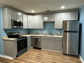 Building Photo - 127 Judd Square