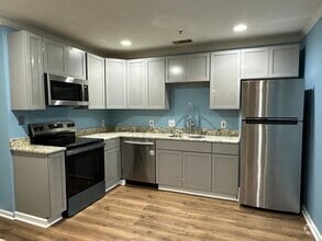 Building Photo - 127 Judd Square