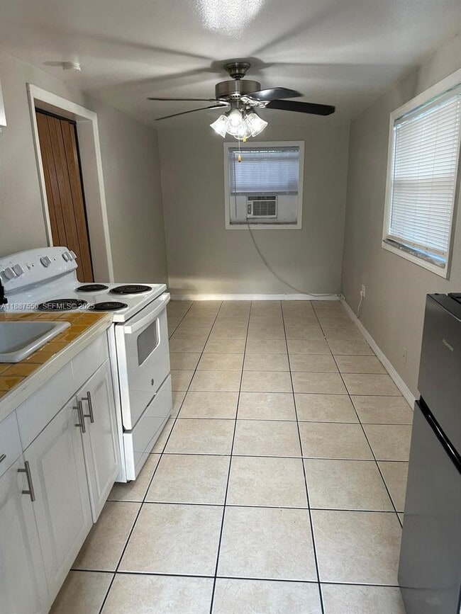 Foto del edificio - 3407 N Avenida Republica de Cuba