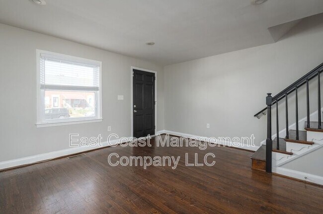 Foto del edificio - 2104 Redthorn Rd