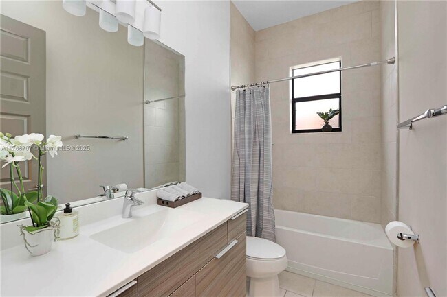 Building Photo - 15957 SW 136 Way