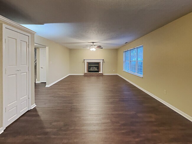 Building Photo - 10604 Magenta Drive