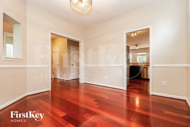 Foto del edificio - 577 Delafield Dr