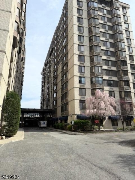 Building Photo - 316 Prospect Ave