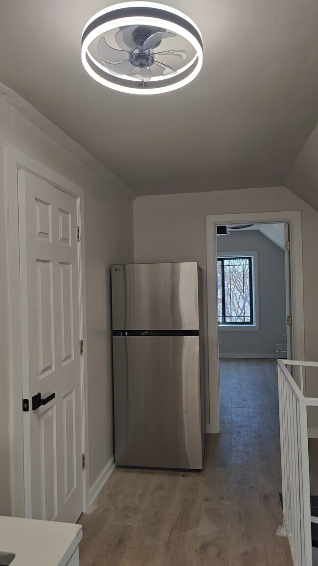 Foto del edificio - 3038 W 40th St