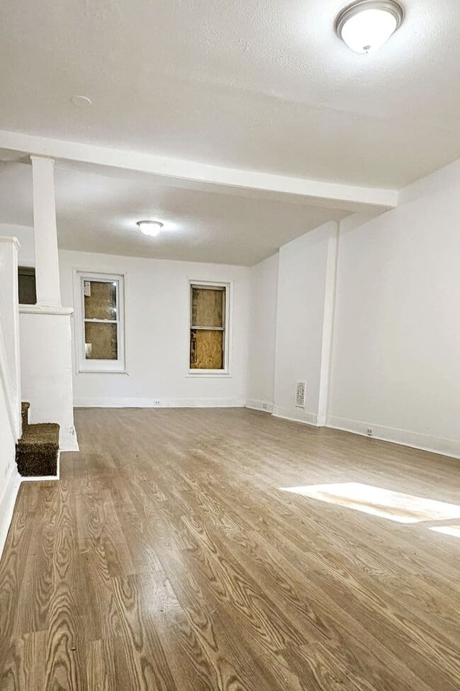 Building Photo - LARGE! NEWLY REMODELED 4 BEDROOM HOME 4 A STEAL!!!