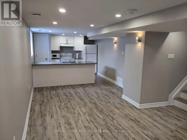 Building Photo - 5281 Hillcrest Dr