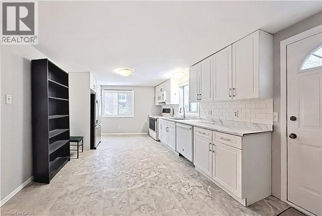 Building Photo - 30 Amos Ave