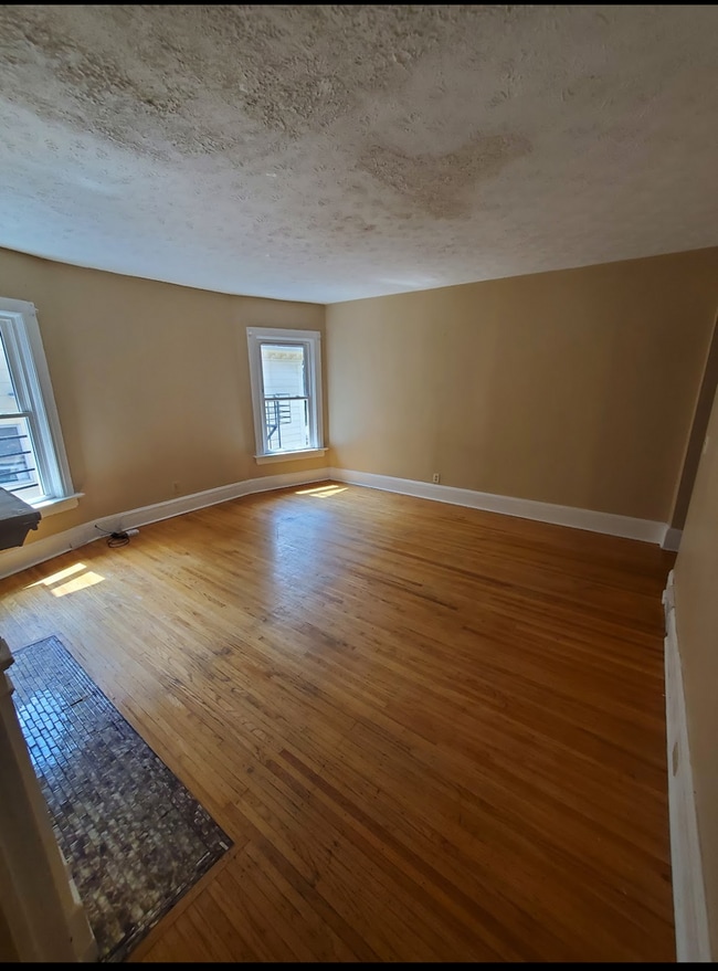 Building Photo - 96 Rutgers St