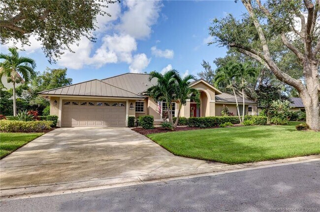 Foto del edificio - 745 SW Lighthouse Dr
