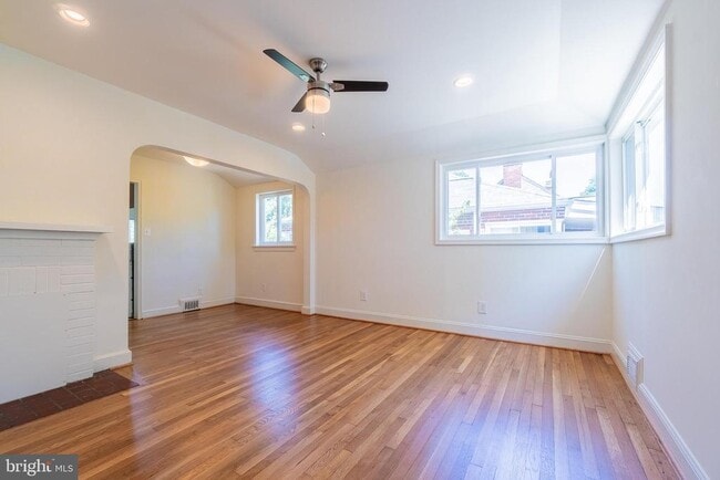 Foto del edificio - 1226 N Taylor St