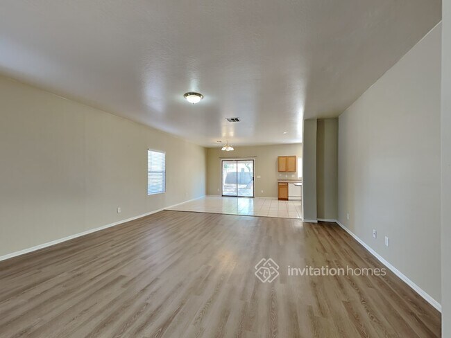 Foto del edificio - 6923 S 25th Dr