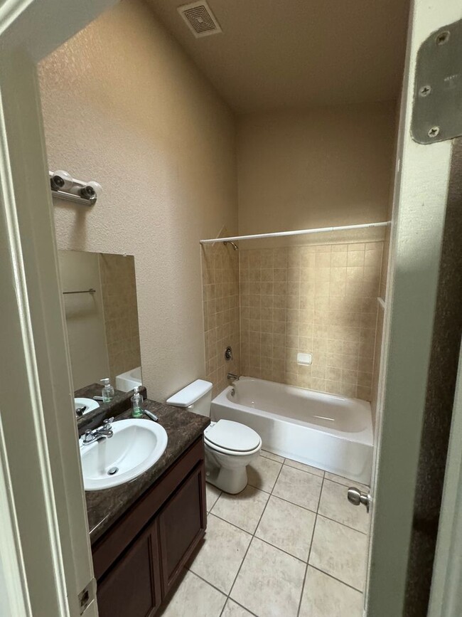 Foto del edificio - Charming smart 3BR House in El Paso with S...