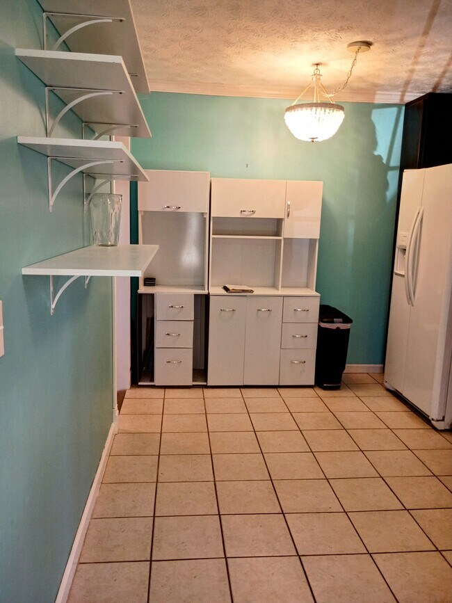 Building Photo - 1279 Alpha Dr