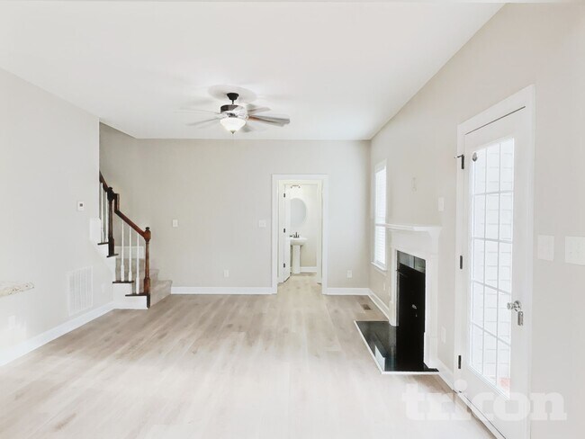 Foto del edificio - 69 Diamond Creek Dr