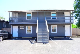 Building Photo - 2319 Banita St