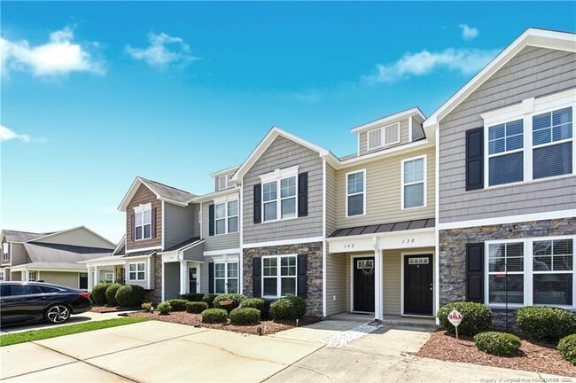 Building Photo - 142 Collinwood Dr