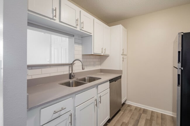 1 Bed x 1 Bath Kitchen - The Charlie