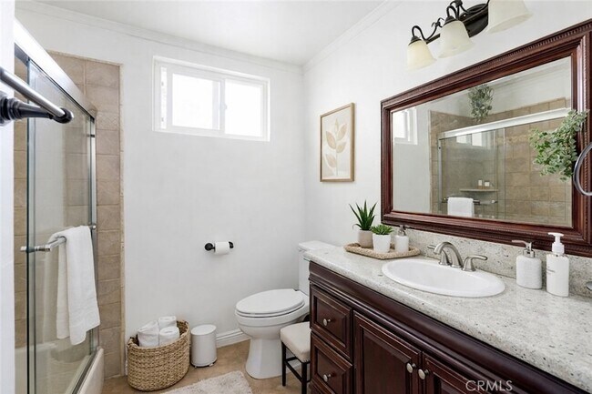 Foto del edificio - 7044 White Oak Ave