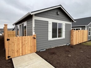 Building Photo - 598 NE Arnold St