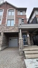 Building Photo - 5 Vimy Rdg Rd