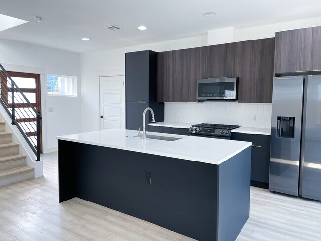 Foto del edificio - 1404 W 51st St