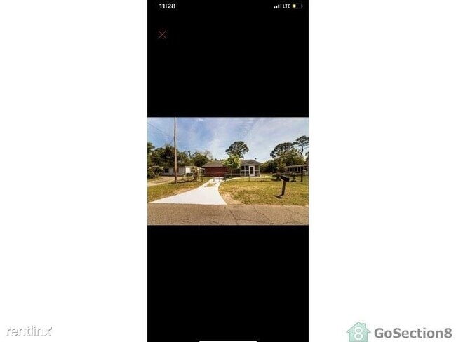 Building Photo - 10441 Pinehurst Dr