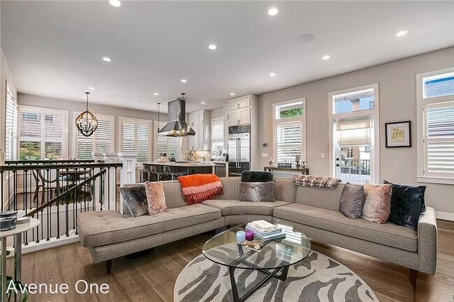 Foto del edificio - 3 br, 2.5 bath House - 957 W McGraw St #2