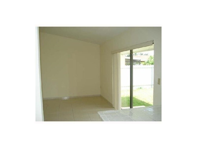 Building Photo - 9525 SW 118th Ct