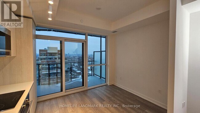 Photo du bâtiment - 110 Broadway Ave